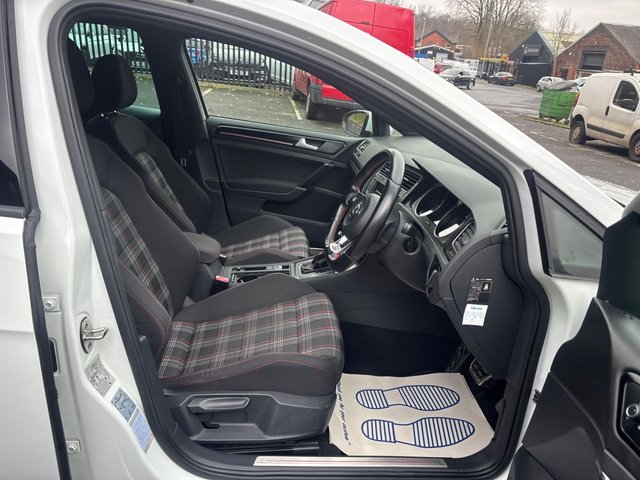2015 VOLKSWAGEN GOLF 2015 2.0 TSI GTI TCR HATCHBACK 5DR PETROL DSG EURO 6 (S/S) (290 PS) - Photo 9