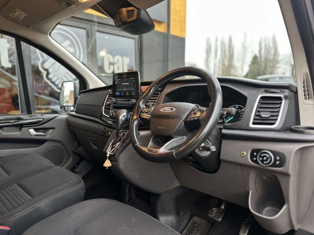 2018 Ford Transit Custom 2L Limited 5dr - Photo 11