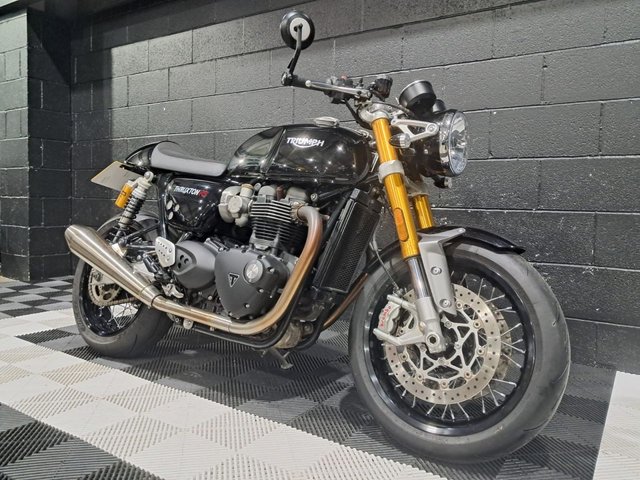 View our TRIUMPH THRUXTON 1200 RS