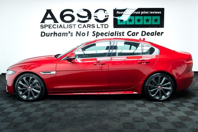 2021 Jaguar Xe - Photo 4