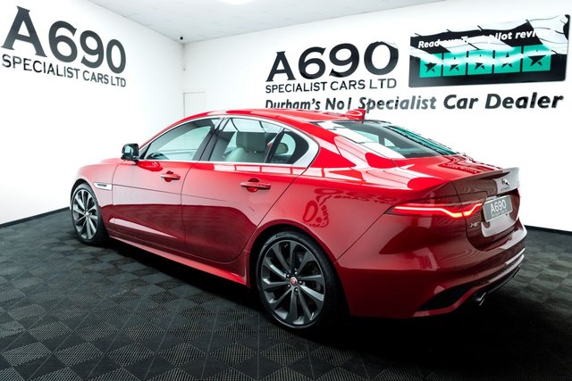 2021 Jaguar Xe - Photo 5