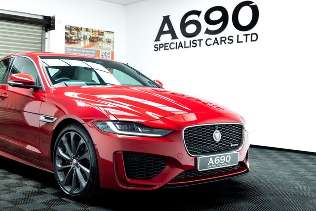 2021 Jaguar Xe - Photo 11