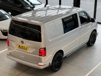 USED 2019 19 VOLKSWAGEN TRANSPORTER 2.0 BiTDI T30 BlueMotion Tech Highline Kombi Double Cab 5dr Diesel DSG FWD SWB Euro 6 (s/s) (204 ps) 