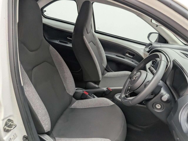 USED 2023 23 TOYOTA AYGO X 1.0 VVT-i Pure Hatchback 5dr Petrol x-shift Euro 6 (s/s) (72 ps) - APPLE CARPLAY + CRUISE CONTROL CLICK & COLLECT/HOME DELIVERY