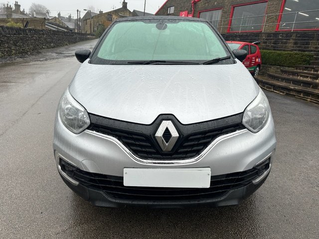 2019 RENAULT, CAPTUR - Photo 3