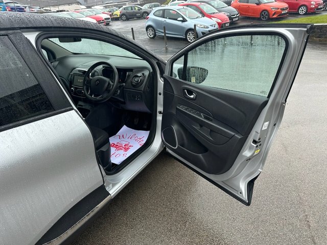 2019 RENAULT, CAPTUR - Photo 9