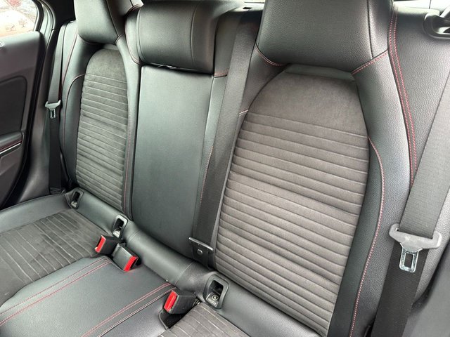 2017 MERCEDES-BENZ A-CLASS 2.1 A200d AMG Line Hatchback 5dr Diesel 7G-DCT Euro 6 (s/s) (136 ps) - Photo 9