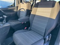 USED 2021 21 VAUXHALL COMBO LIFE 1.5 Turbo D SE MPV Night Blue Diesel Manual Euro 6 (s/s) (7 Seat) (100 ps) 7 Seater Great Spec inc DAB RADIO with Bluetooth and Reverse Camera 6 Speed Full Service History