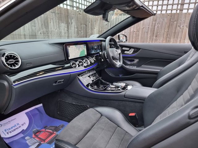 2017 MERCEDES-BENZ E-CLASS 3.0 E400 V6 AMG Line (Premium) Cabriolet 2dr Petrol G-Tronic+ 4MATIC Euro 6 (s/s) (333 ps) - Photo 3