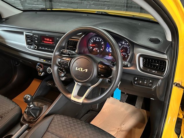 2022 KIA RIO - Photo 2