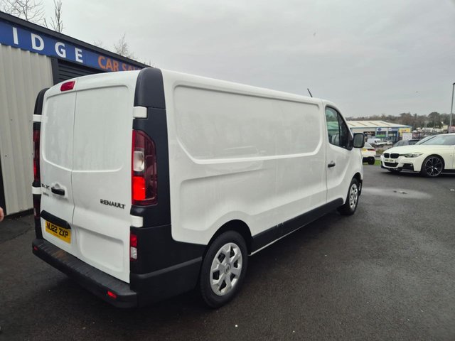 2022 RENAULT TRAFIC - Photo 4