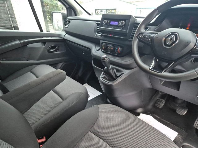 2022 RENAULT TRAFIC - Photo 5