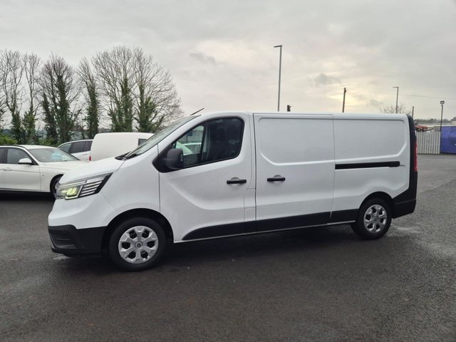 2022 RENAULT TRAFIC - Photo 9