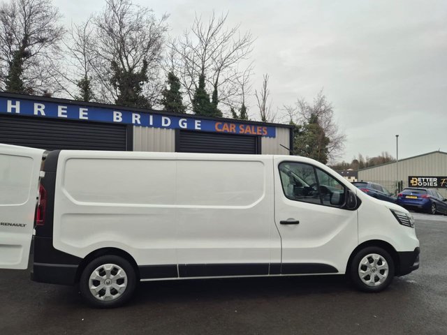 2022 RENAULT TRAFIC - Photo 10