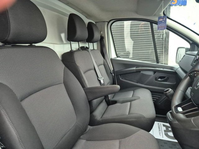 2022 RENAULT TRAFIC - Photo 12