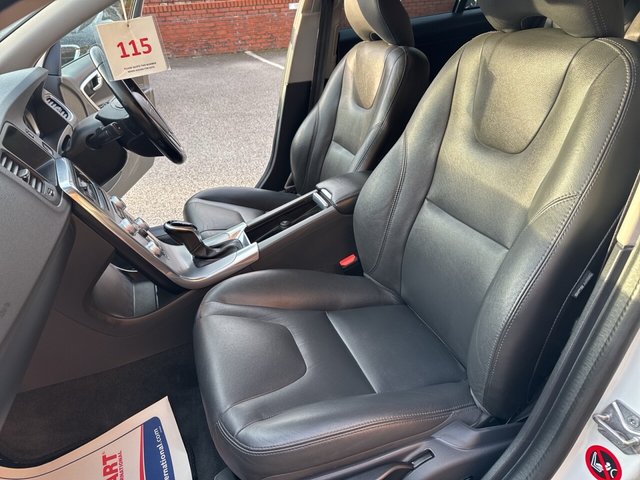 2017 Volvo V60 Cross Country 2L Lux Nav 5dr - Photo 6