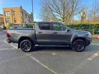 USED 2021 21 TOYOTA HI-LUX 2.8 D-4D Invincible X Pickup Double Cab 4dr Diesel Auto 4WD Euro 6 (s/s) (204 ps) CarPlay, Reverse Camera