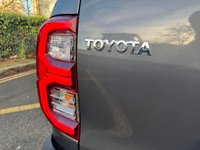 USED 2021 21 TOYOTA HI-LUX 2.8 D-4D Invincible X Pickup Double Cab 4dr Diesel Auto 4WD Euro 6 (s/s) (204 ps) CarPlay, Reverse Camera
