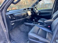 USED 2021 21 TOYOTA HI-LUX 2.8 D-4D Invincible X Pickup Double Cab 4dr Diesel Auto 4WD Euro 6 (s/s) (204 ps) CarPlay, Reverse Camera