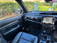 USED 2021 21 TOYOTA HI-LUX 2.8 D-4D Invincible X Pickup Double Cab 4dr Diesel Auto 4WD Euro 6 (s/s) (204 ps) CarPlay, Reverse Camera