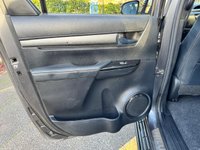 USED 2021 21 TOYOTA HI-LUX 2.8 D-4D Invincible X Pickup Double Cab 4dr Diesel Auto 4WD Euro 6 (s/s) (204 ps) CarPlay, Reverse Camera