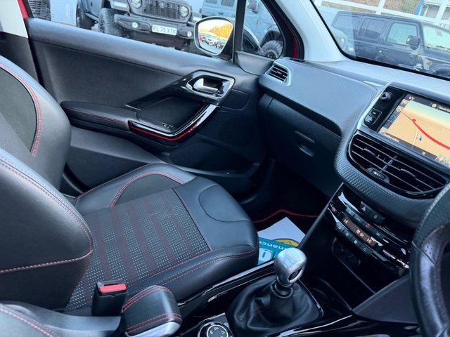 2016 Peugeot 2008 1.2L Gt Line 5dr - Photo 12