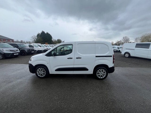 2022 Citroen Berlingo 1.2L Enterprise M Pro 5dr - Photo 4