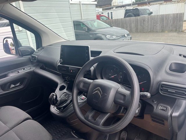 2022 Citroen Berlingo 1.2L Enterprise M Pro 5dr - Photo 9