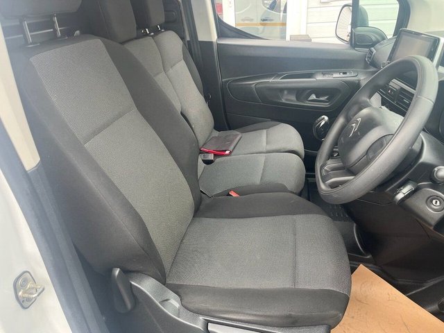 2022 Citroen Berlingo 1.2L Enterprise M Pro 5dr - Photo 12