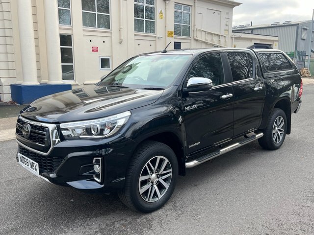 2018 TOYOTA HI-LUX 2.4 D-4D Invincible X Pickup Double Cab 4dr Diesel Auto 4WD Euro 6 (TSS, 3.5t) (150 ps) - Photo 2
