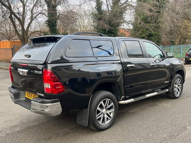 2018 TOYOTA HI-LUX 2.4 D-4D Invincible X Pickup Double Cab 4dr Diesel Auto 4WD Euro 6 (TSS, 3.5t) (150 ps) - Photo 3