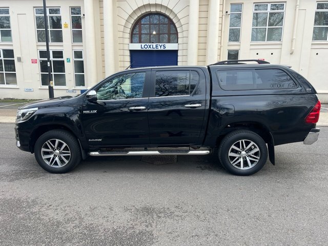 2018 TOYOTA HI-LUX 2.4 D-4D Invincible X Pickup Double Cab 4dr Diesel Auto 4WD Euro 6 (TSS, 3.5t) (150 ps) - Photo 6