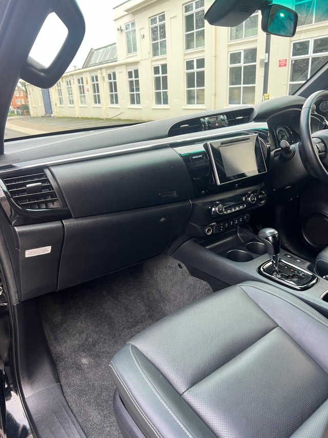 2018 TOYOTA HI-LUX 2.4 D-4D Invincible X Pickup Double Cab 4dr Diesel Auto 4WD Euro 6 (TSS, 3.5t) (150 ps) - Photo 9