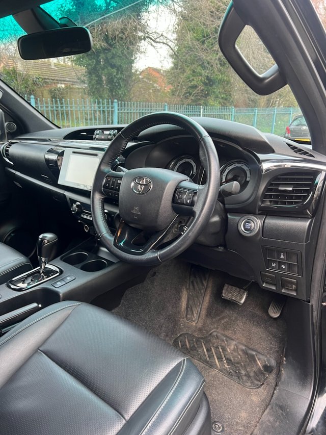 2018 TOYOTA HI-LUX 2.4 D-4D Invincible X Pickup Double Cab 4dr Diesel Auto 4WD Euro 6 (TSS, 3.5t) (150 ps) - Photo 10