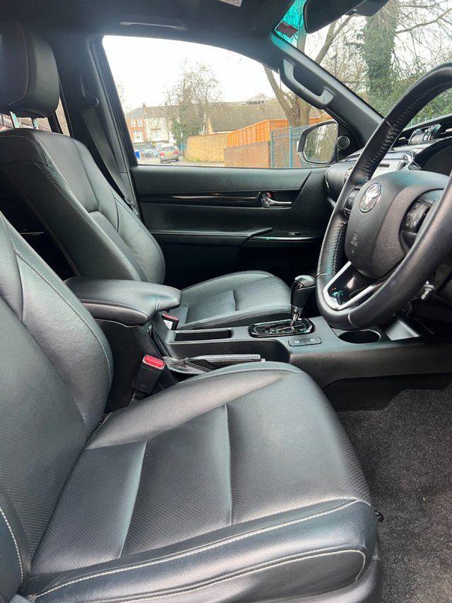 2018 TOYOTA HI-LUX 2.4 D-4D Invincible X Pickup Double Cab 4dr Diesel Auto 4WD Euro 6 (TSS, 3.5t) (150 ps) - Photo 12