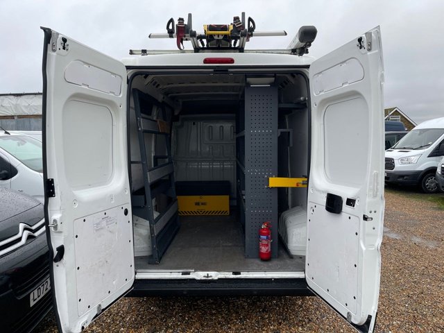 2019 Peugeot Boxer 2.2L Professional 5dr - Photo 4