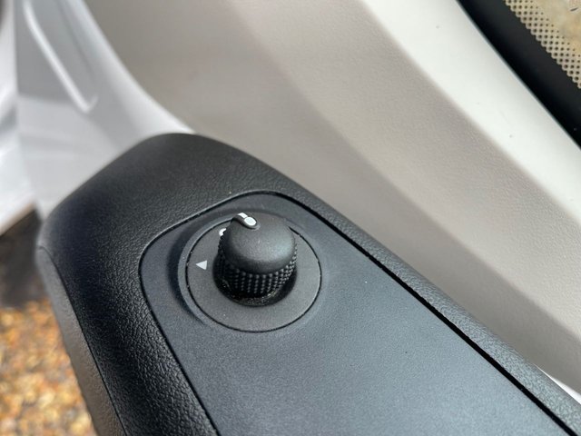 2019 Peugeot Boxer 2.2L Professional 5dr - Photo 6