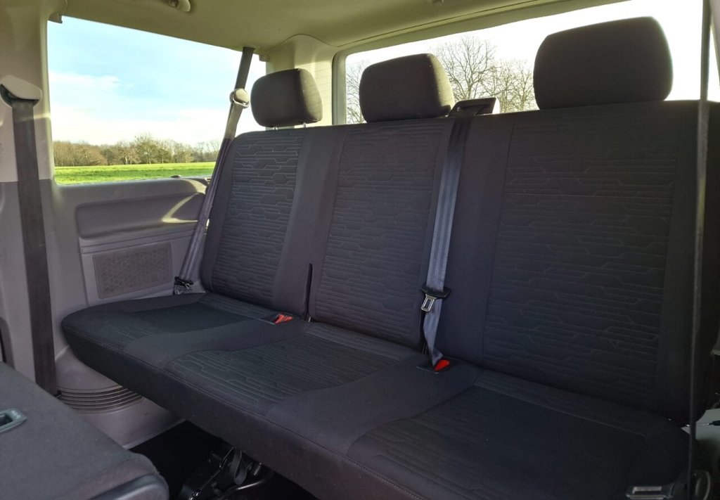 USED 2021 21 VOLKSWAGEN TRANSPORTER SHUTTLE 2.0 TDI SE Minibus Double Cab 5dr Diesel DSG SWB Euro 6 (s/s) (150 ps) FINANCE AVAILABLE