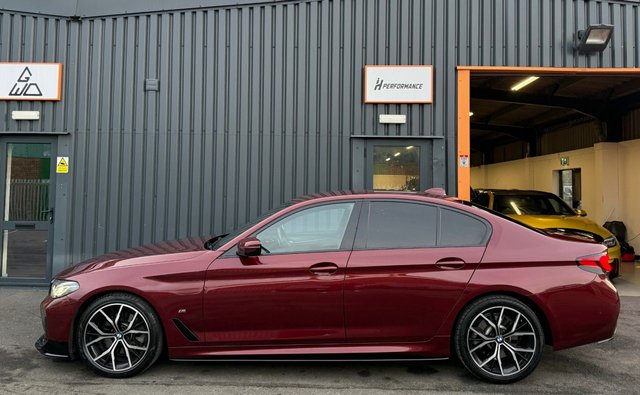 2021 BMW 5 SERIES - Photo 9