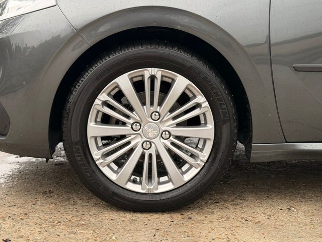 2016 Peugeot 208 1.2L Allure 5dr - Photo 5