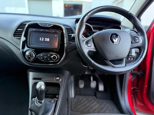 View our RENAULT CAPTUR