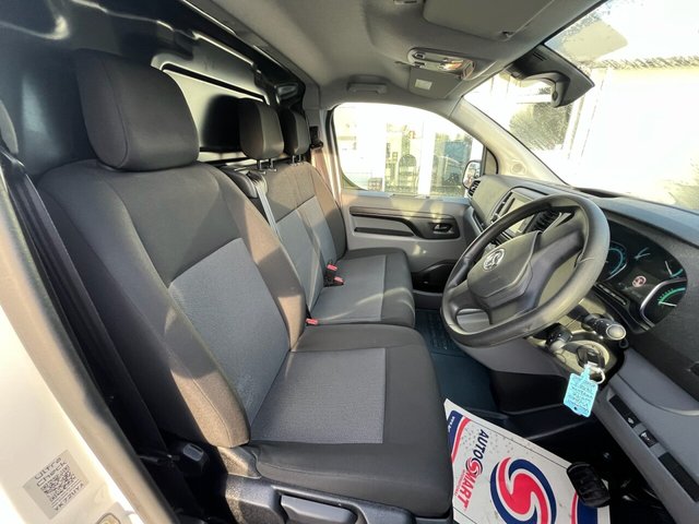 2022 Vauxhall Vivaro Electric - Photo 12