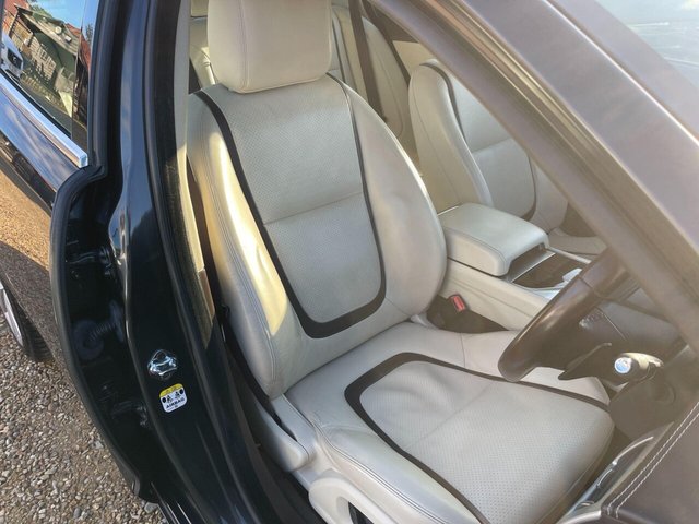 2015 JAGUAR XF - Photo 8