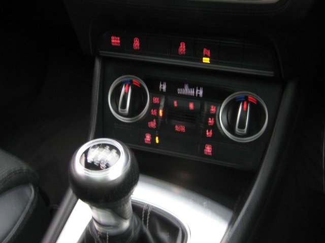 2015 AUDI Q3 1.4 TFSI CoD S line SUV 5dr Petrol Manual Euro 6 (s/s) (150 ps) - Photo 8