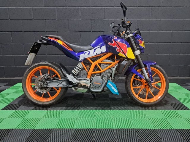 View our KTM 125 DUKE