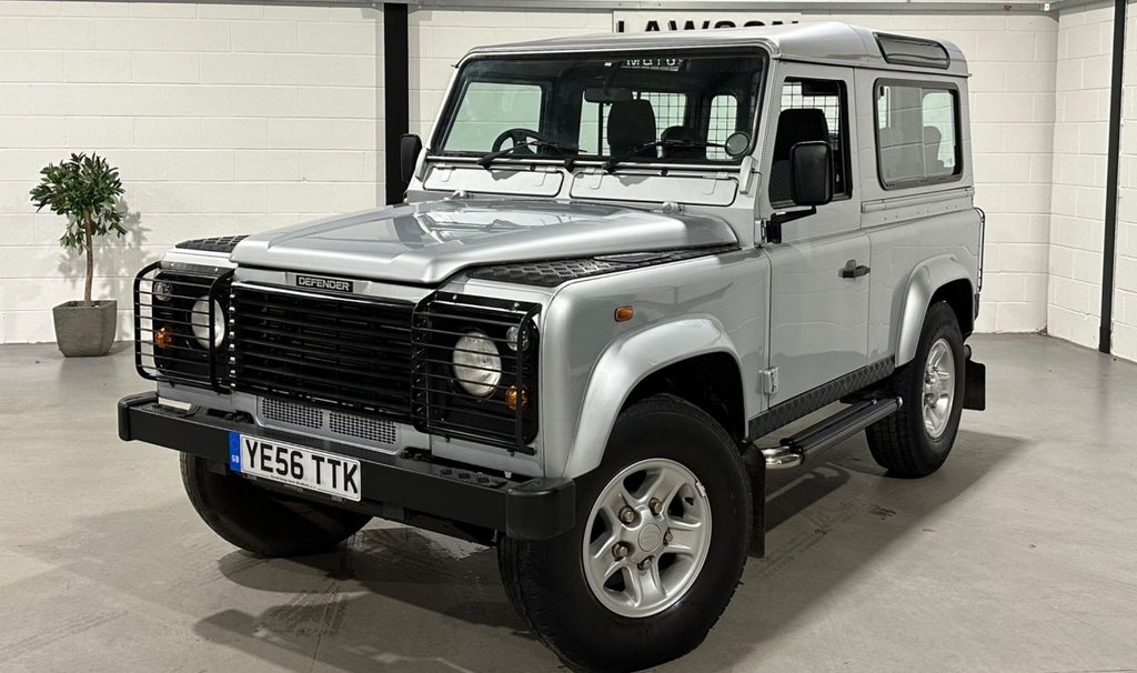 USED 2006 56 LAND ROVER DEFENDER 2.5 TD5 County Hard Top SUV Diesel Manual SWB (282 g/km, 120 bhp) 