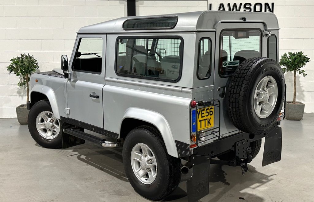 USED 2006 56 LAND ROVER DEFENDER 2.5 TD5 County Hard Top SUV Diesel Manual SWB (282 g/km, 120 bhp) 