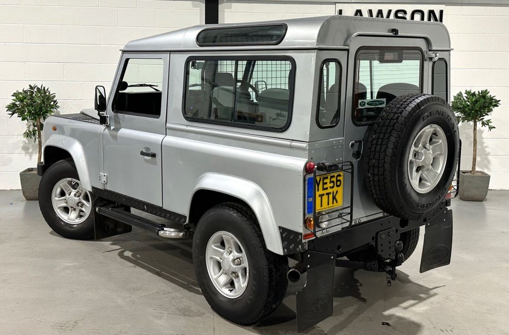 USED 2006 56 LAND ROVER DEFENDER 2.5 TD5 County Hard Top SUV Diesel Manual SWB (282 g/km, 120 bhp) 