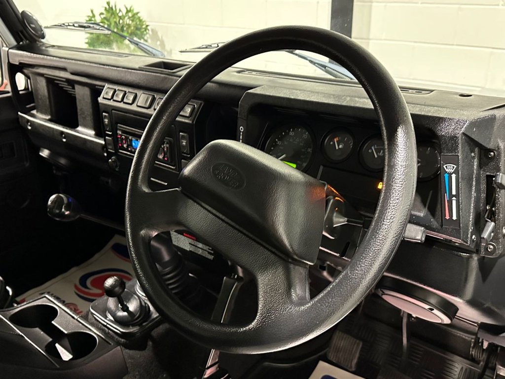 USED 2006 56 LAND ROVER DEFENDER 2.5 TD5 County Hard Top SUV Diesel Manual SWB (282 g/km, 120 bhp) 