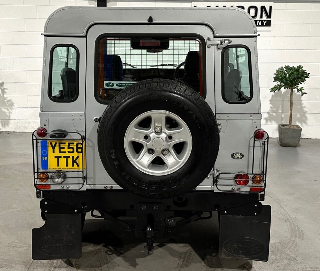 USED 2006 56 LAND ROVER DEFENDER 2.5 TD5 County Hard Top SUV Diesel Manual SWB (282 g/km, 120 bhp) 